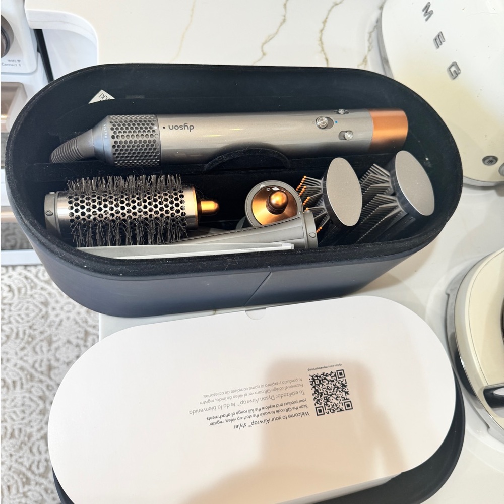 Dyson airwrap